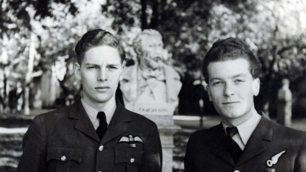 Lot do Warszawy: 2,575 kilometrów pod ostrzałem